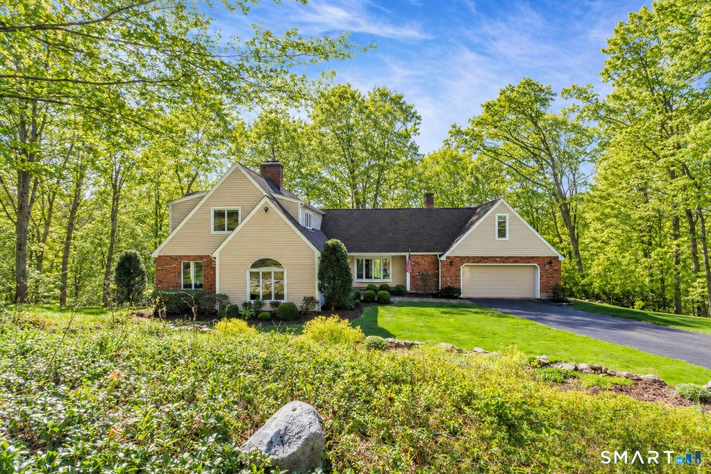 Photo of 37 Hidden Brook Drive, Brookfield, CT 06804 (MLS # 24170596)