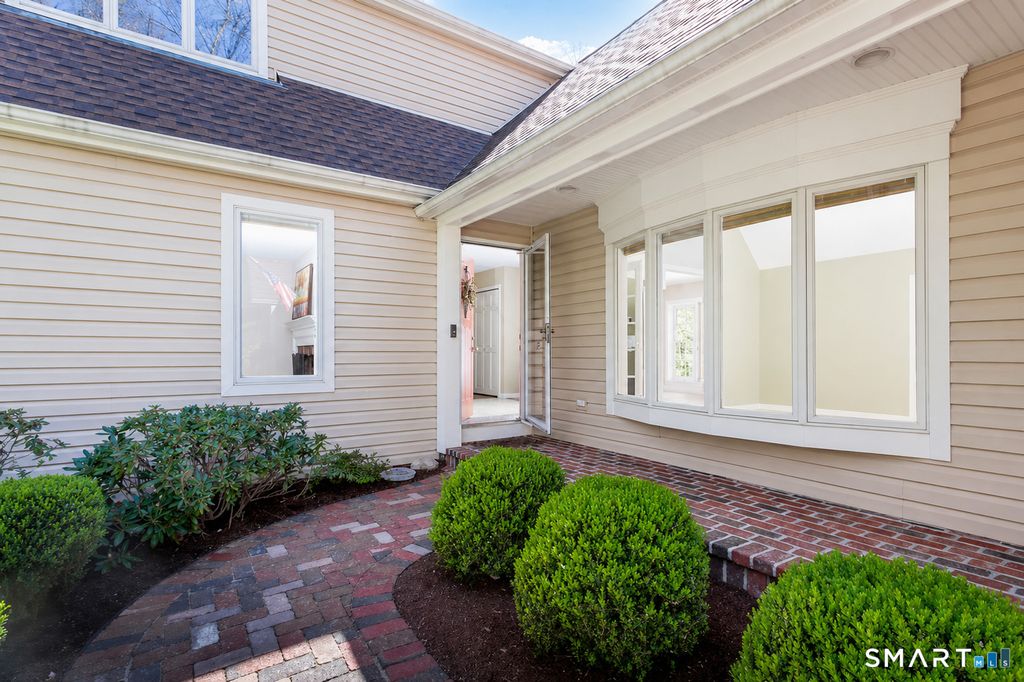 Photo of 37 Hidden Brook Drive, Brookfield, CT 06804 (MLS # 24170596)