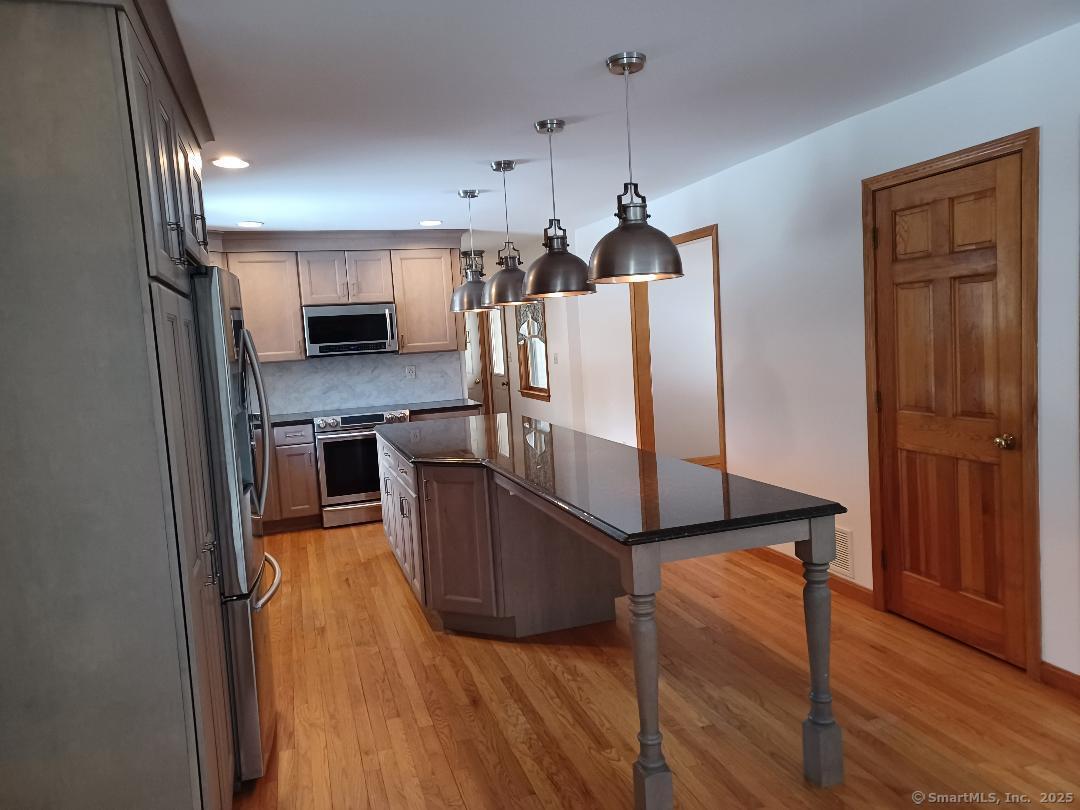 17 Meadowview Lane, Norwich, Connecticut image 13