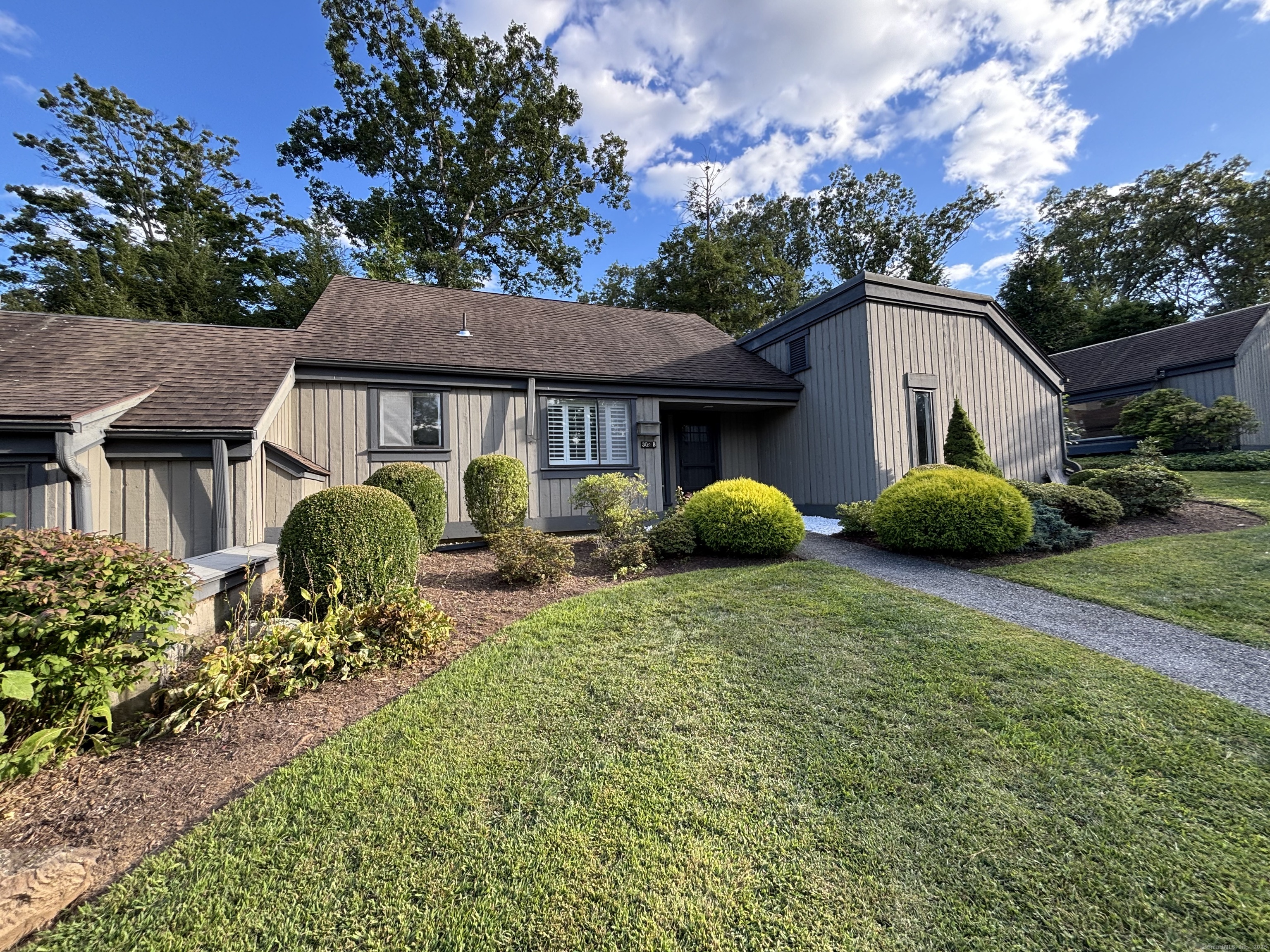 300 Heritage Village B