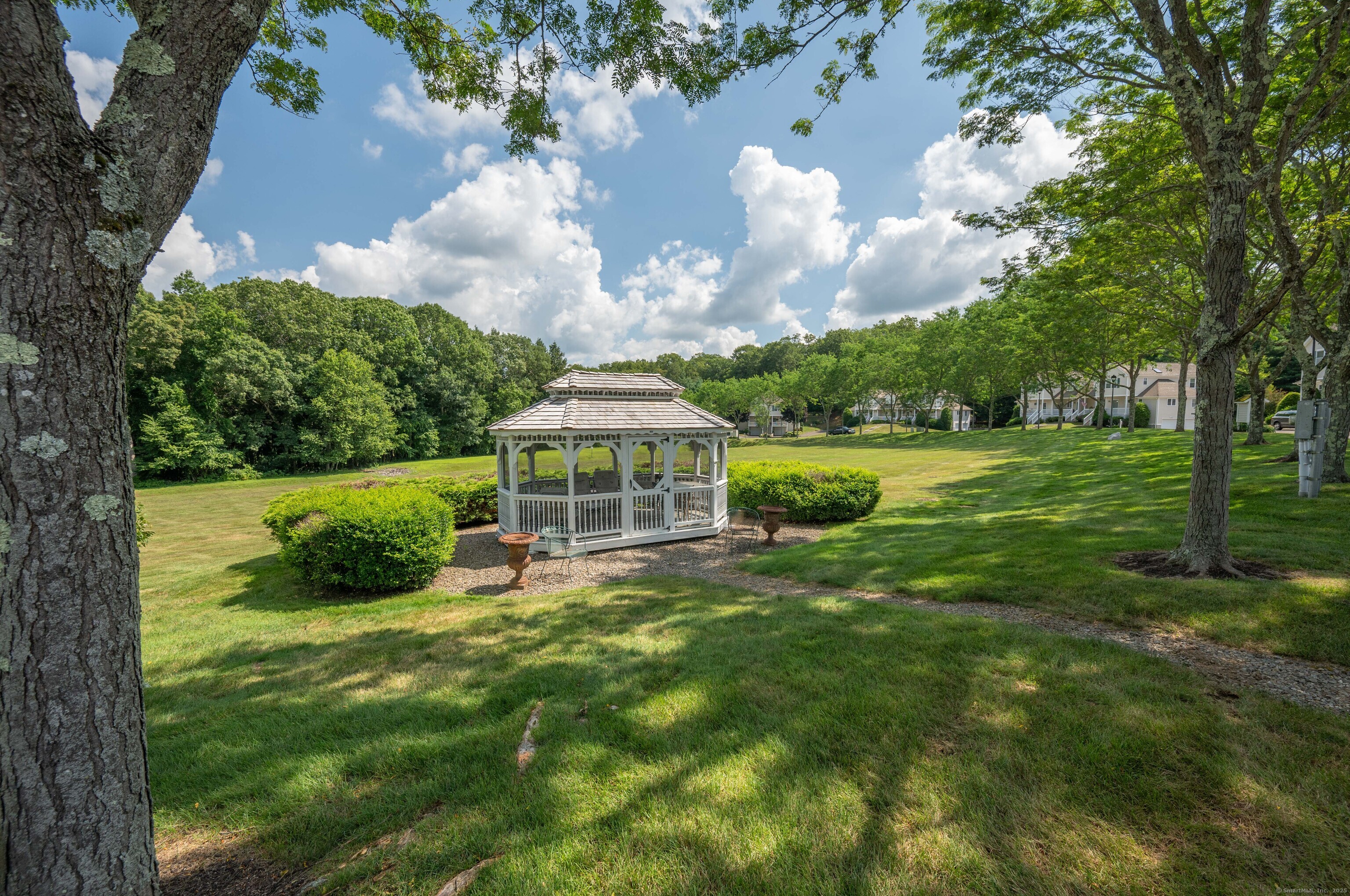 8 Trout Brook Circle 8