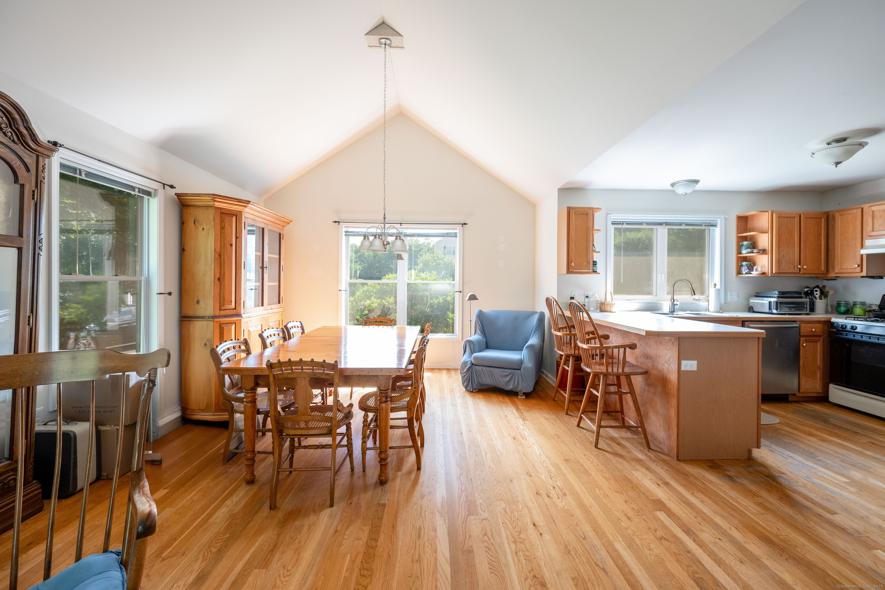8 Trout Brook Circle 8