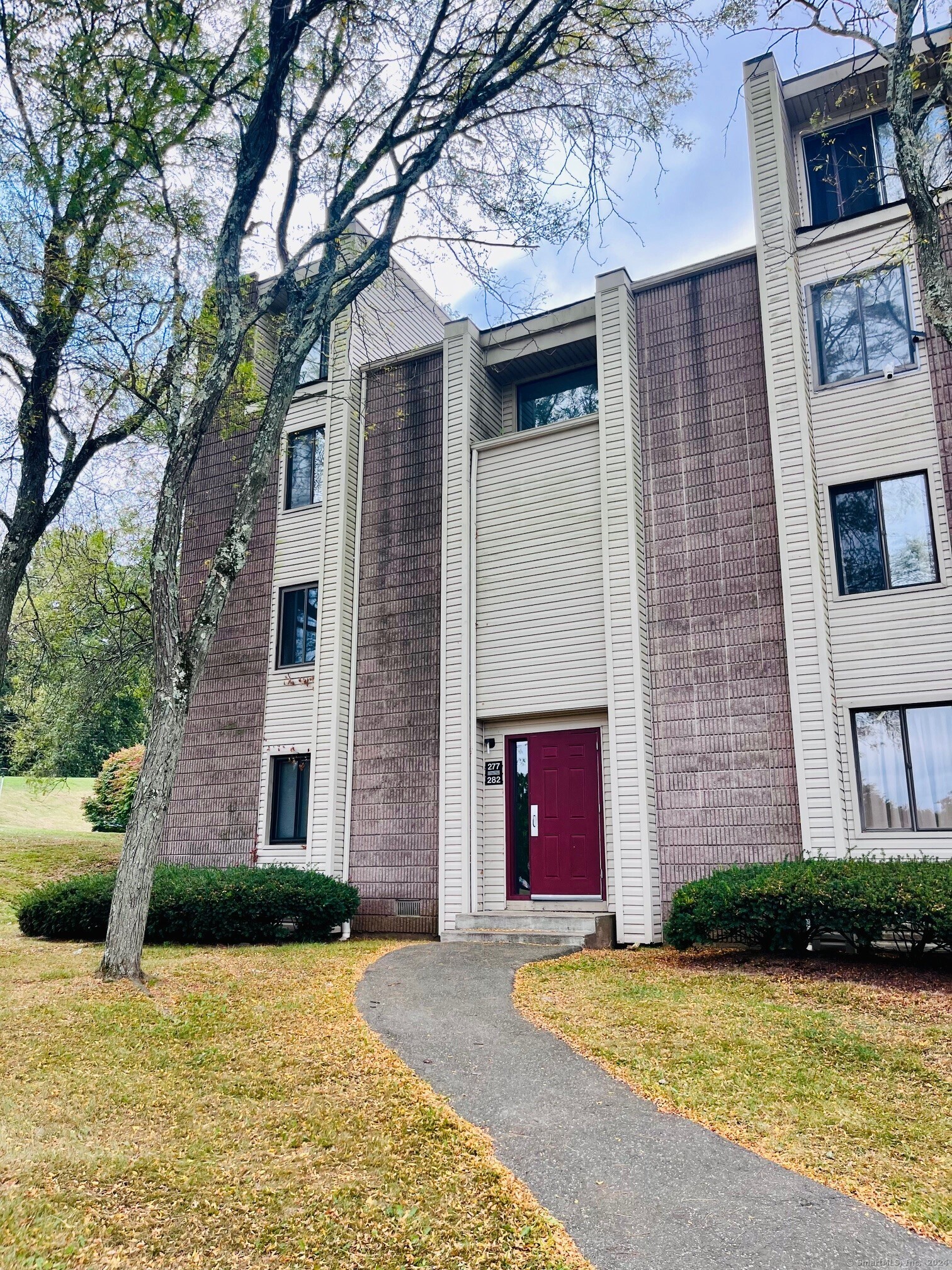 280 Burgundy Hill Lane 280, Middletown, Connecticut - 1 Bedrooms  
1 Bathrooms  
3 Rooms - 