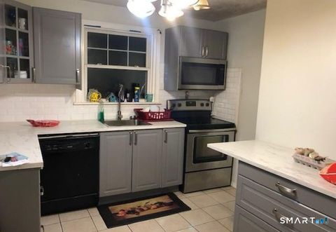 Tiny photo for 168 Wainwright Pl Place, Stratford, CT 06614 (MLS # 24145317)