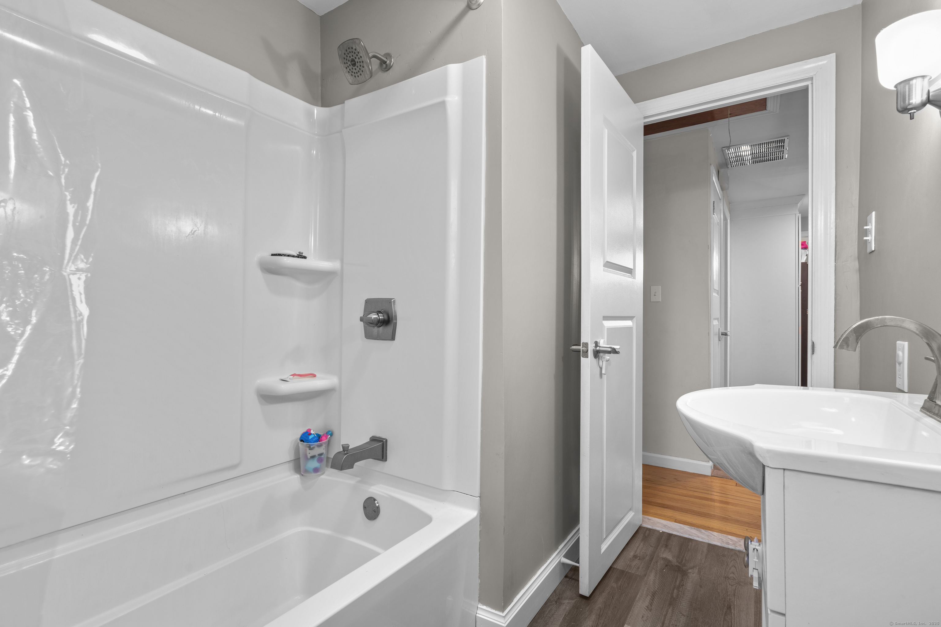 231 Colonial Boulevard, West Haven, Connecticut image 21