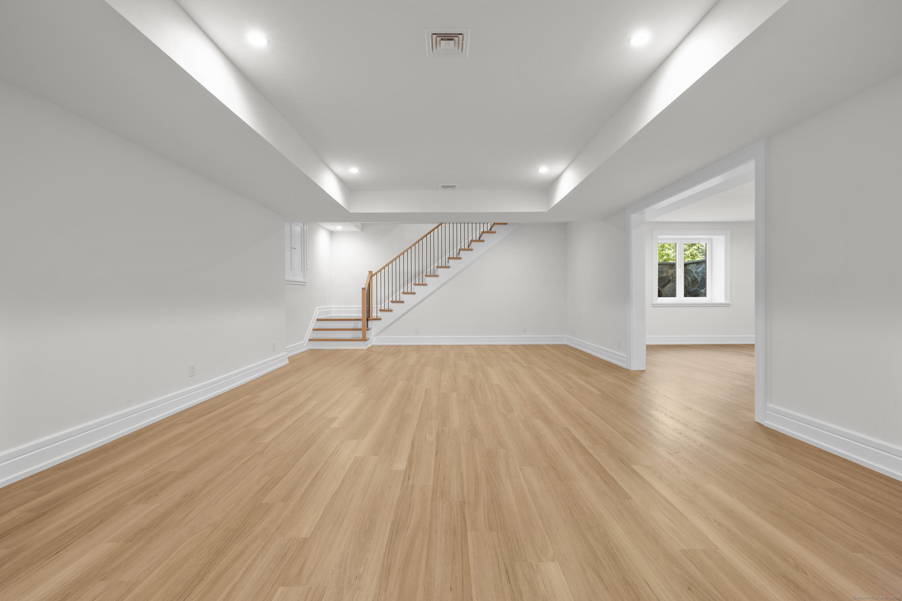 Darien, Connecticut 06820, United States, 5 Bedrooms Bedrooms, ,5 BathroomsBathrooms,Residential,Active,216316