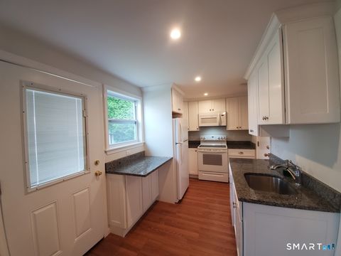 Multifamily For Rent - 170 Brookfield Avenue<br/> Fairfield, CT 06825