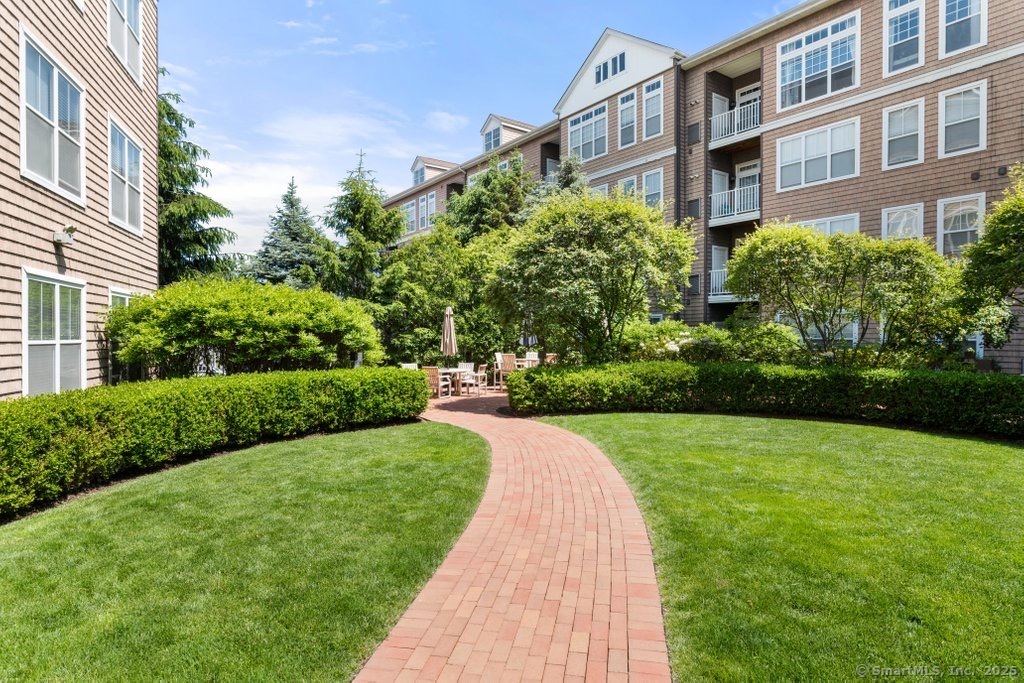 850 E Main Street #APT 330, Stamford, Connecticut image 14