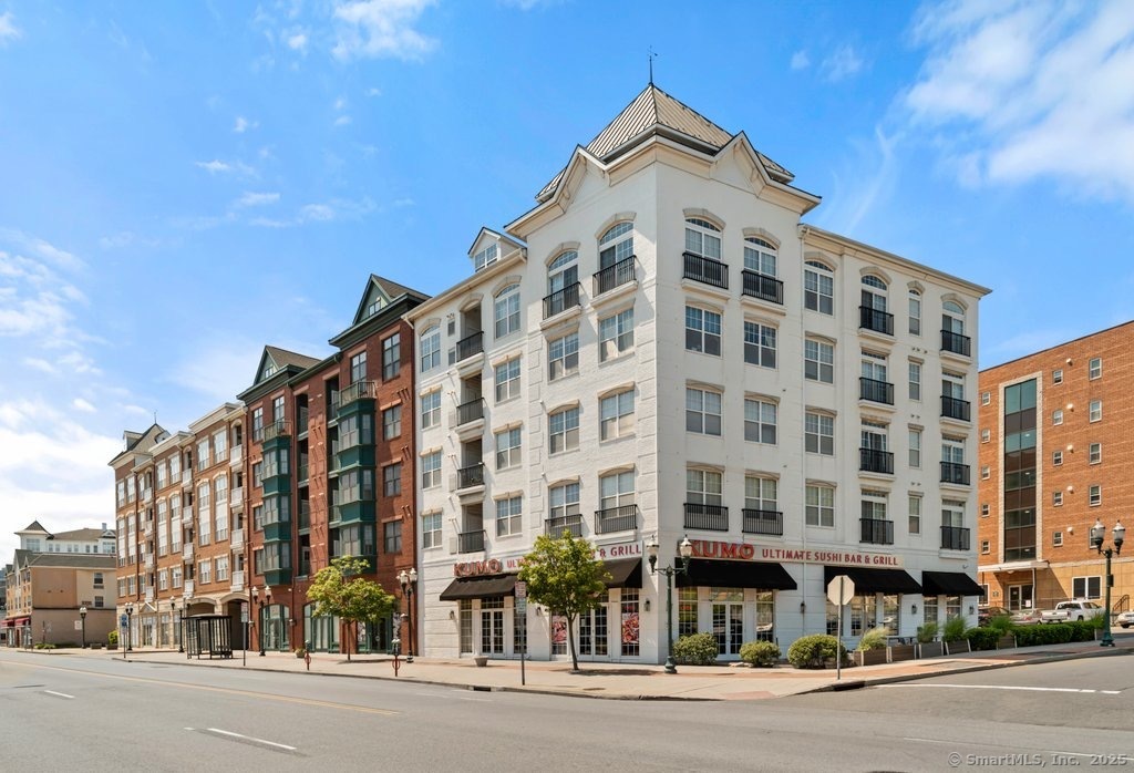 850 E Main Street #APT 330, Stamford, Connecticut image 18