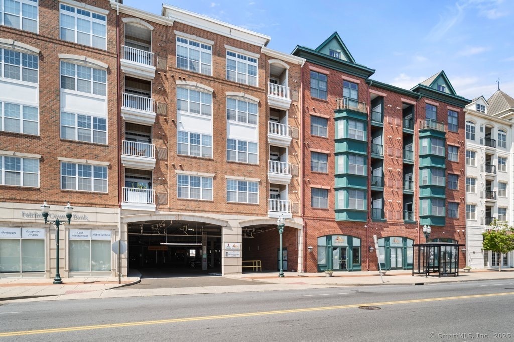 850 E Main Street #APT 330, Stamford, Connecticut image 19
