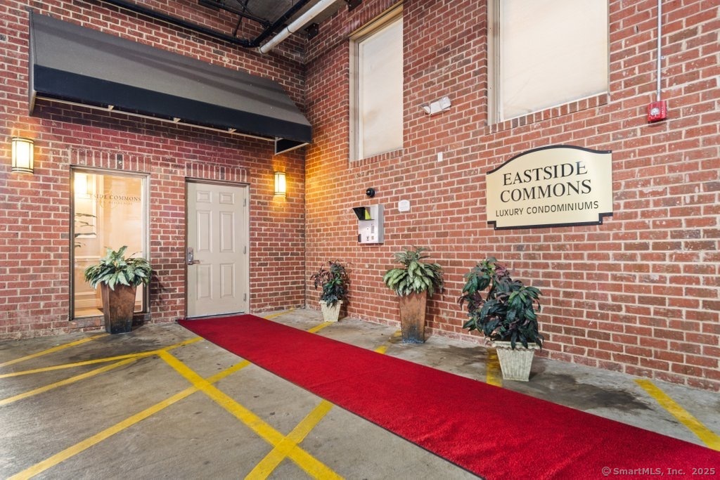 850 E Main Street #APT 330, Stamford, Connecticut image 20