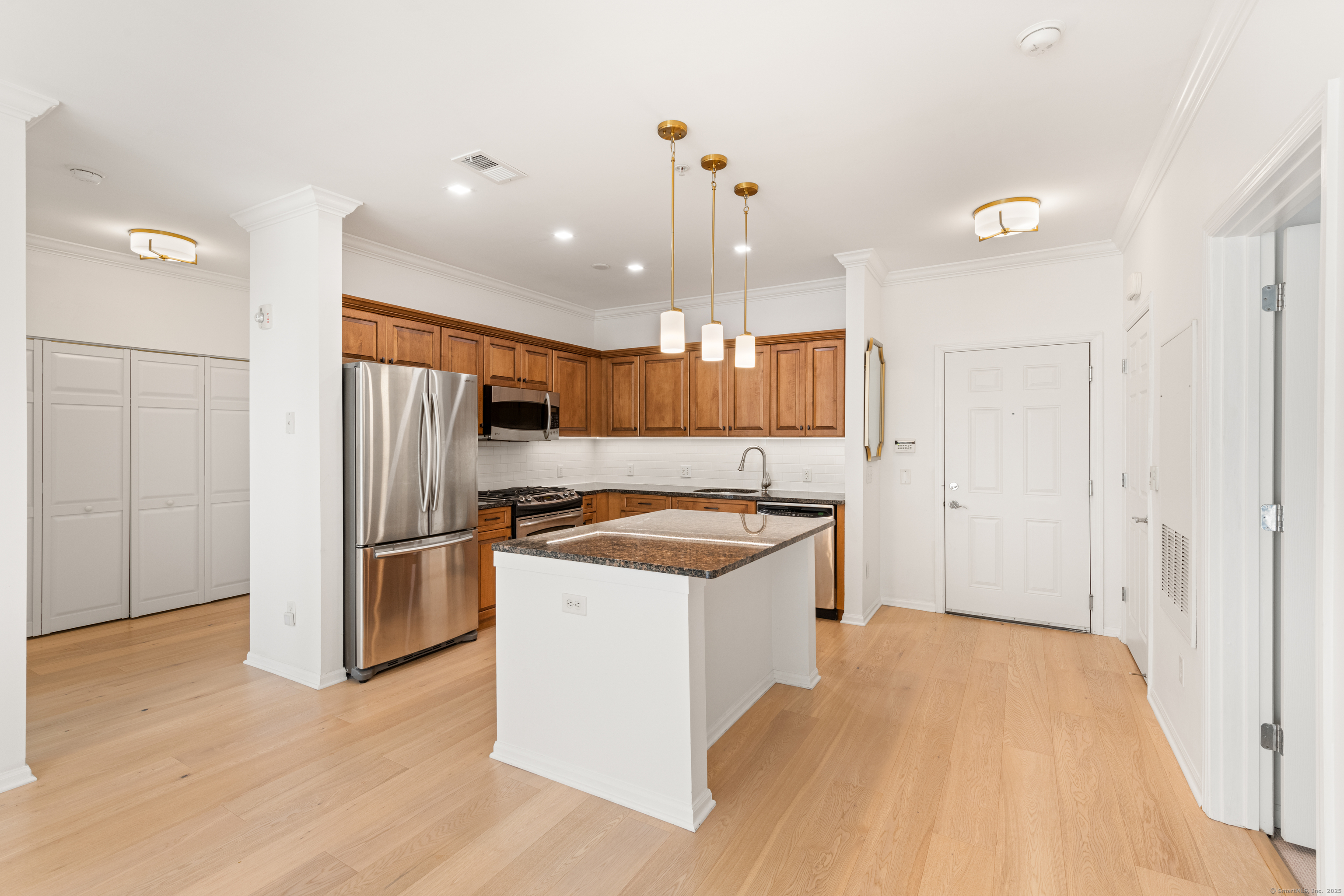 850 E Main Street #APT 330, Stamford, Connecticut image 2