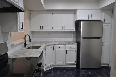 Tiny photo for 7 Chestnut Drive #7, Avon, CT 06001 (MLS # 24142487)