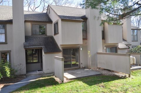 Photo of 7 Chestnut Drive #7, Avon, CT 06001 (MLS # 24142487)