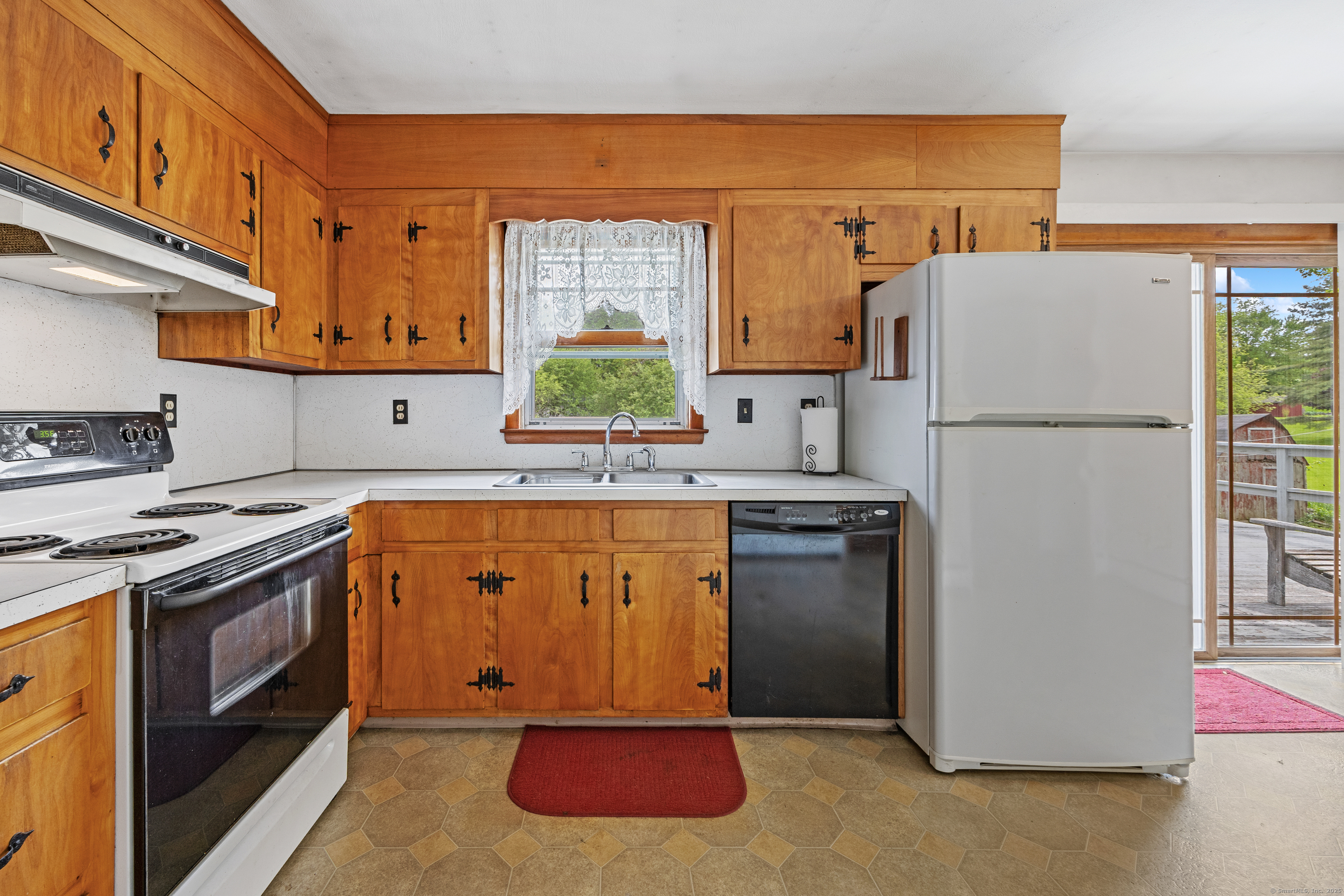 413 Hickory Hill Road, Thomaston, Connecticut image 8
