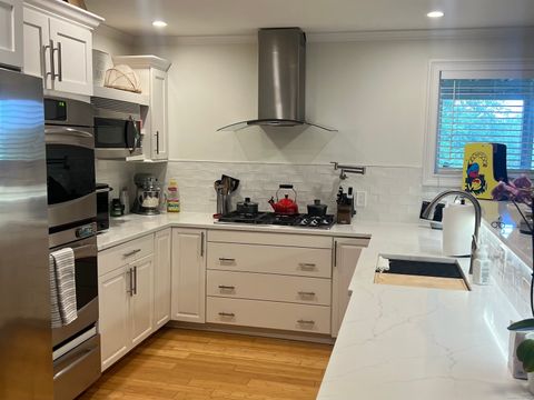 Tiny photo for 72 Carson Avenue #B, Wethersfield, CT 06109 (MLS # 24143105)