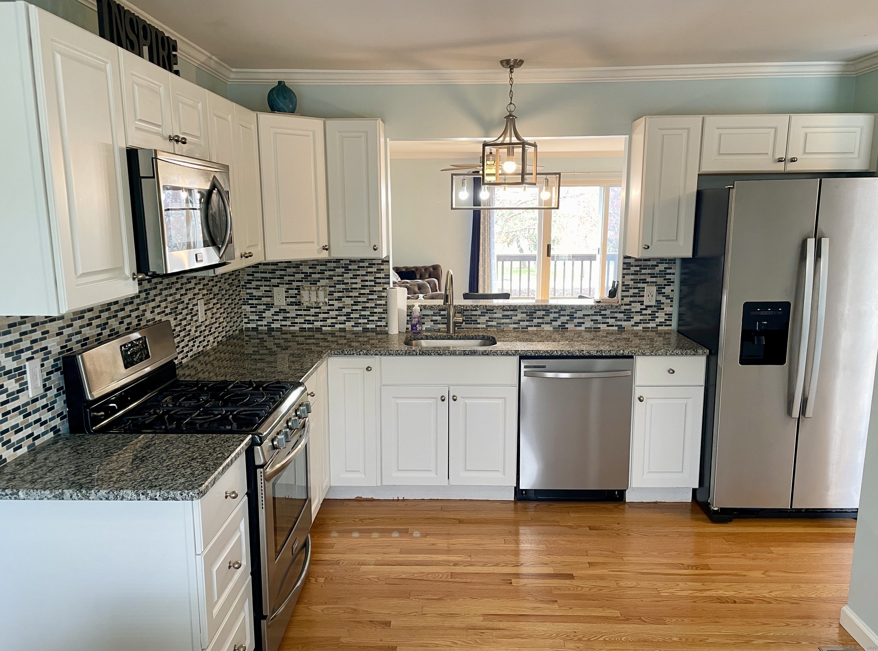 661 Silver Sands Road #APT A3, East Haven, Connecticut image 4
