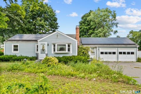Homes For Sale - 422 Denslow Street<br/> Windsor Locks, CT 06096