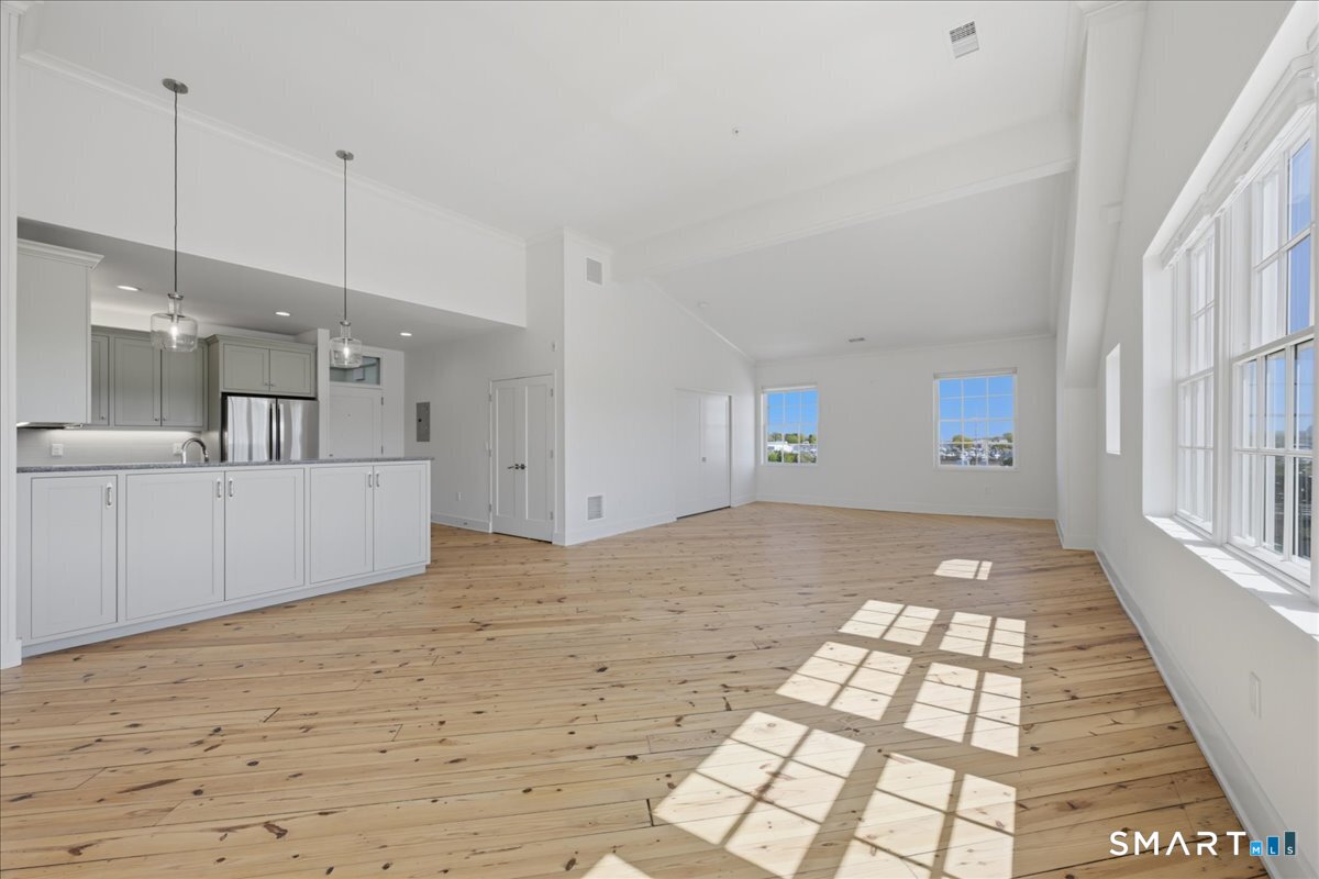 60 Willow Street 305
