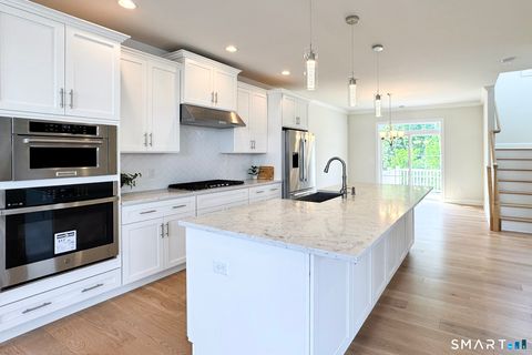 Condo For Rent - 25 Brentwood Circle #25<br/> Danbury, CT 06810