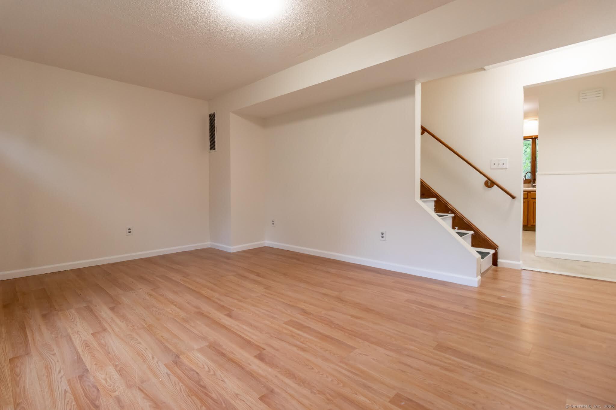 146 Macarthur Drive #2B, Waterbury, Connecticut image 5