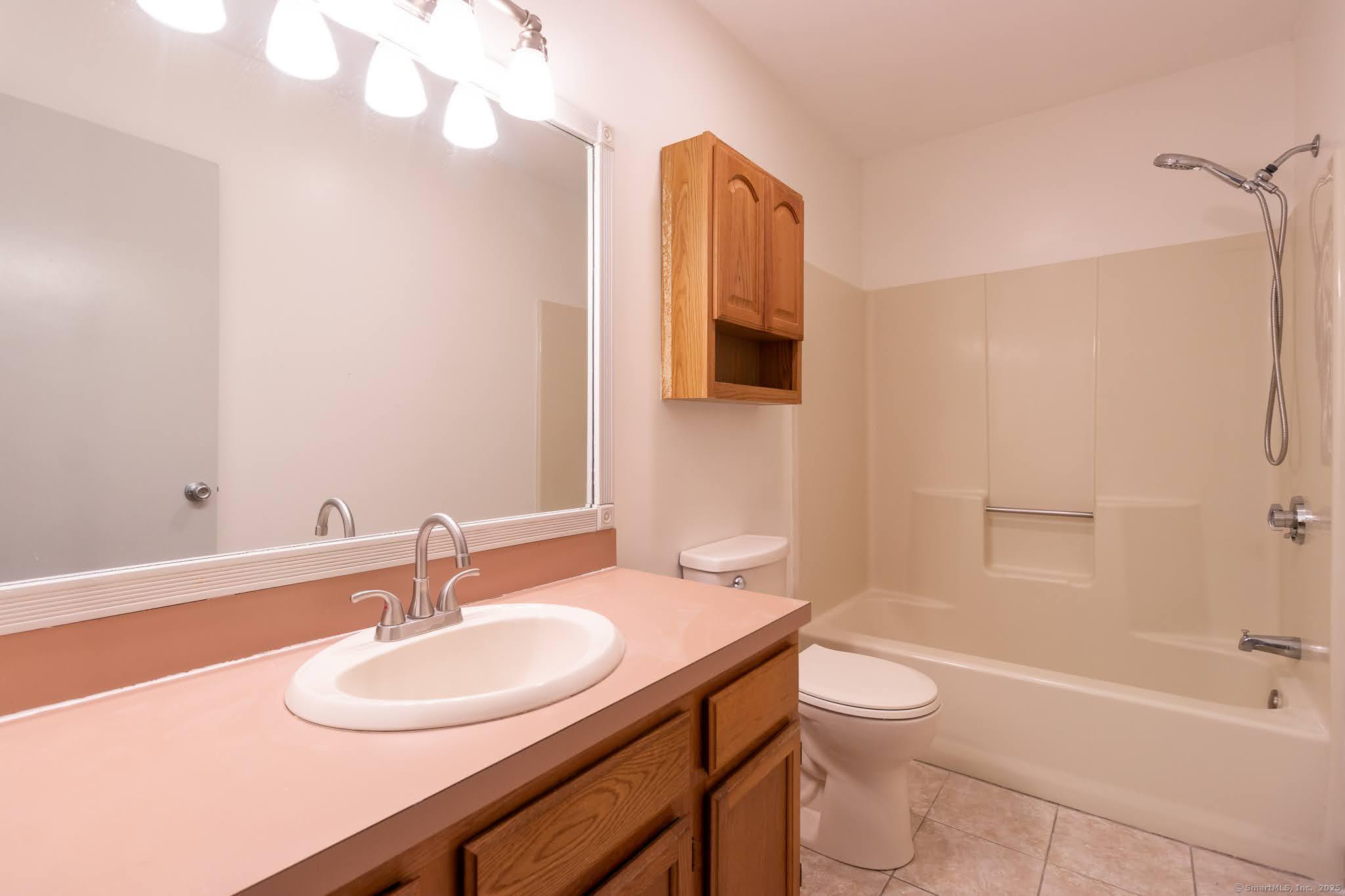 146 Macarthur Drive #2B, Waterbury, Connecticut image 22