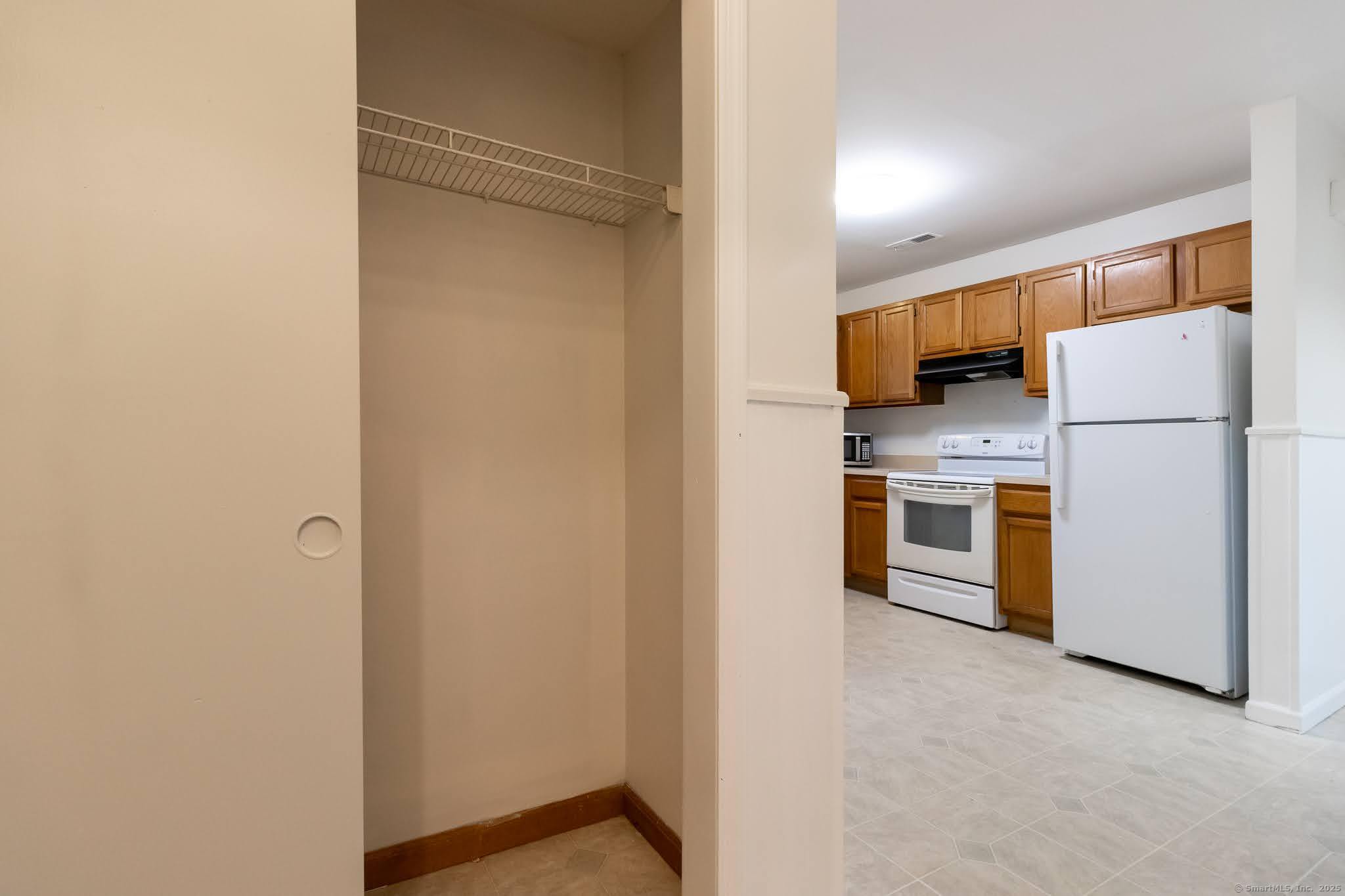 146 Macarthur Drive #2B, Waterbury, Connecticut image 11