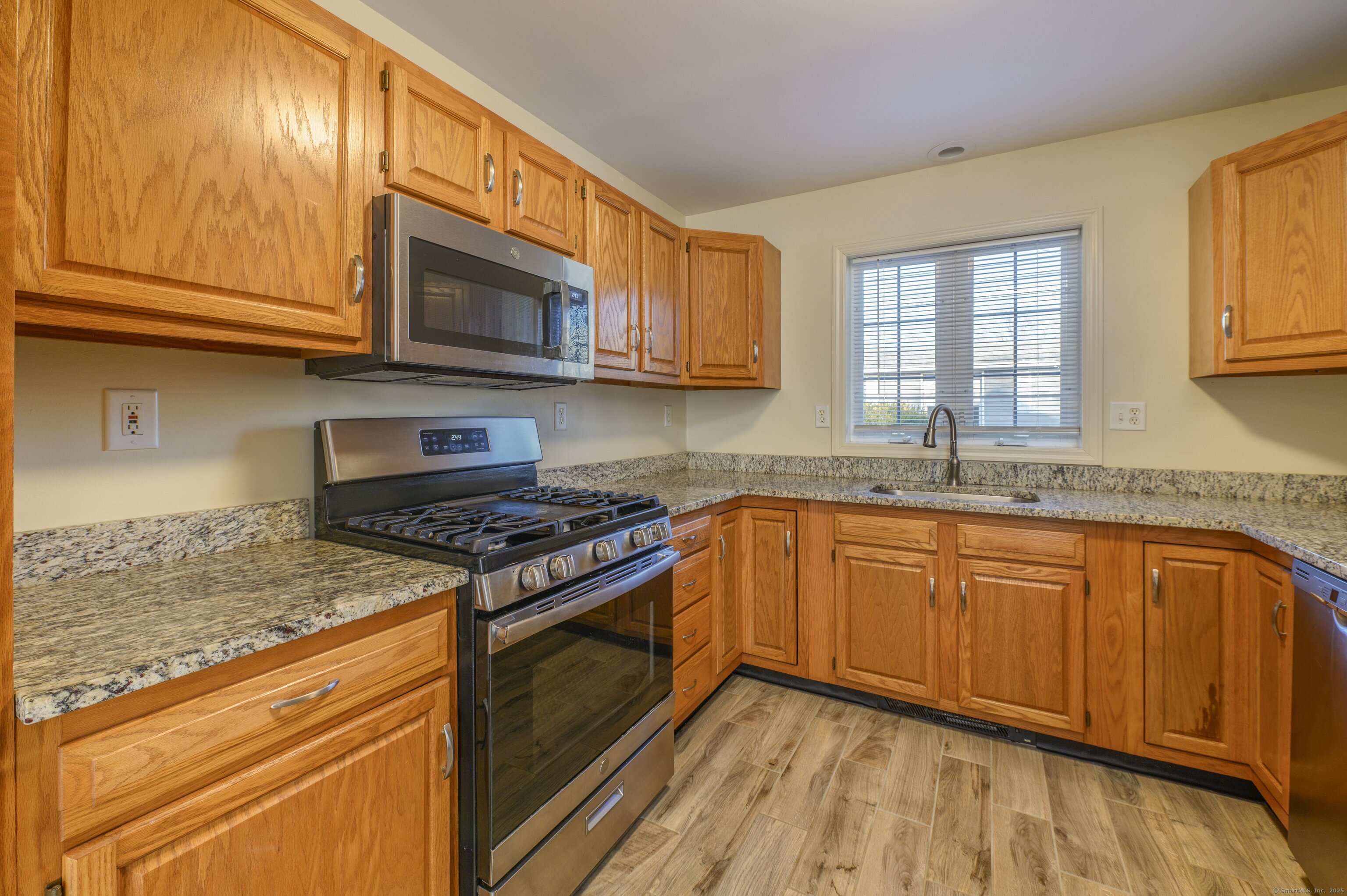37 Sound View Heights, Branford, Connecticut image 12