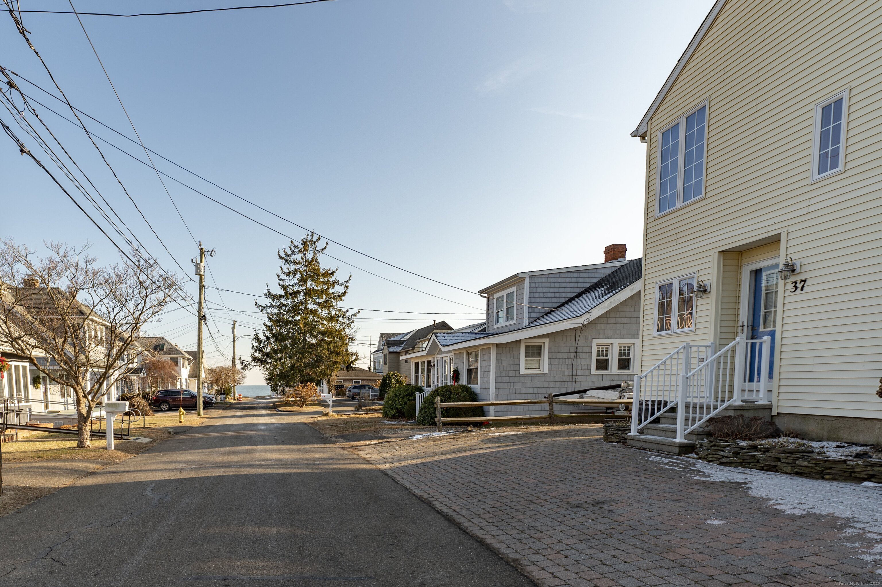 37 Sound View Heights, Branford, Connecticut image 3