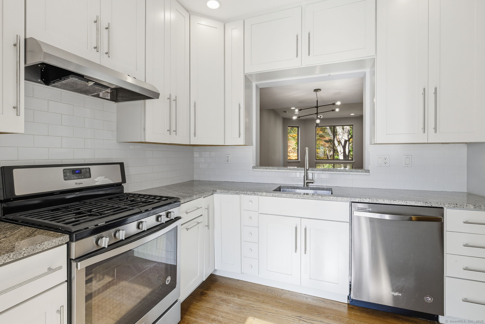 999 Whalley Avenue 1H