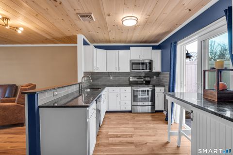 Tiny photo for 2 Plymouth Court #2, Clinton, CT 06413 (MLS # 24154285)