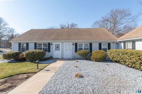 Tiny photo for 2 Plymouth Court #2, Clinton, CT 06413 (MLS # 24154285)
