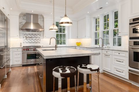 Tiny photo for 354 South Avenue, New Canaan, CT 06840 (MLS # 24108366)