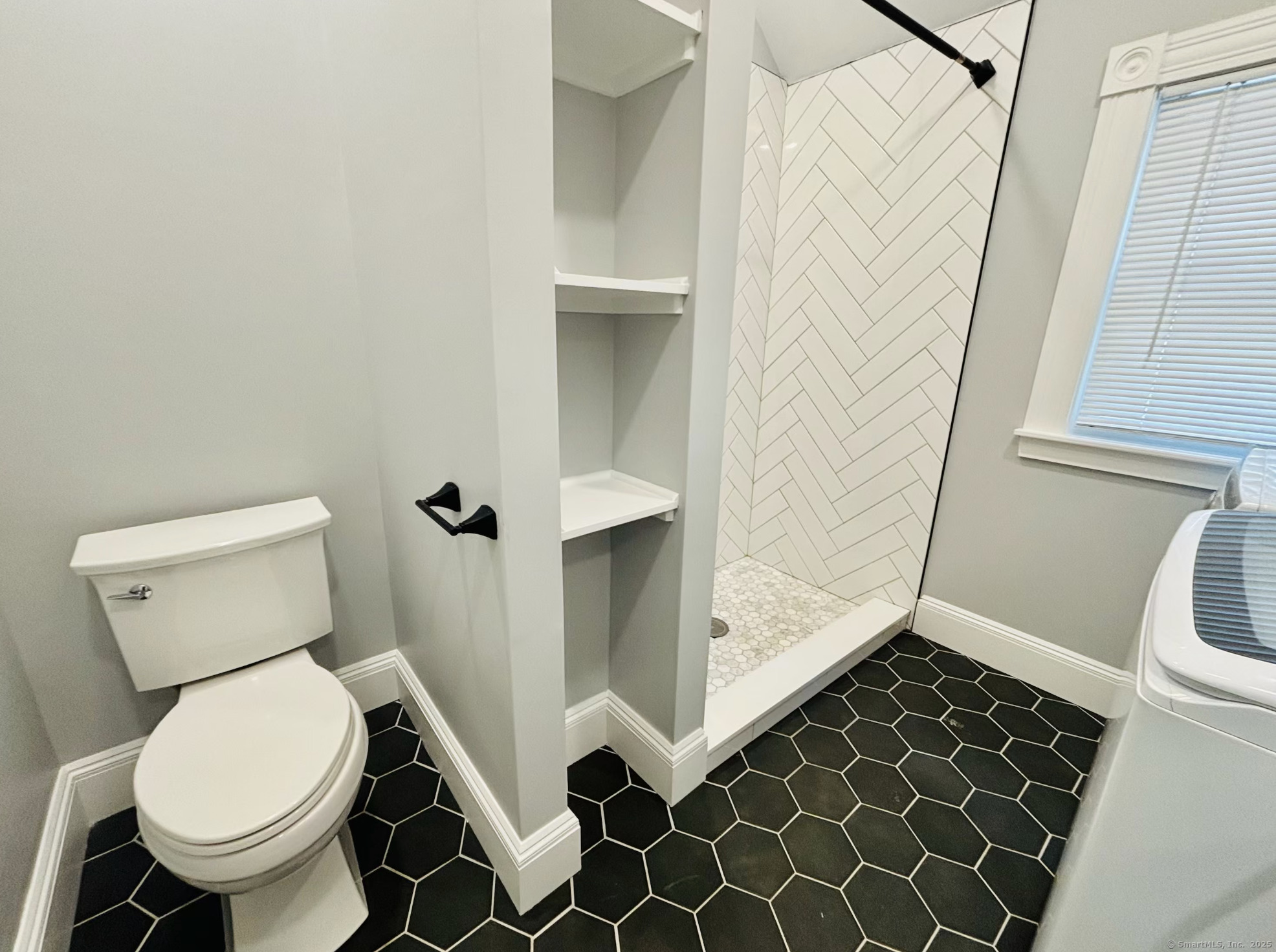 Norwich, Connecticut 06360, United States, 2 Bedrooms Bedrooms, ,1 BathroomBathrooms,Residential,Pending,226766