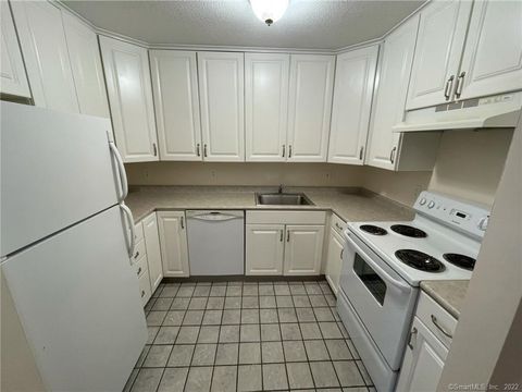 Tiny photo for 565 Talcottville Road #APT 2B7, Vernon, CT 06066 (MLS # 24153175)