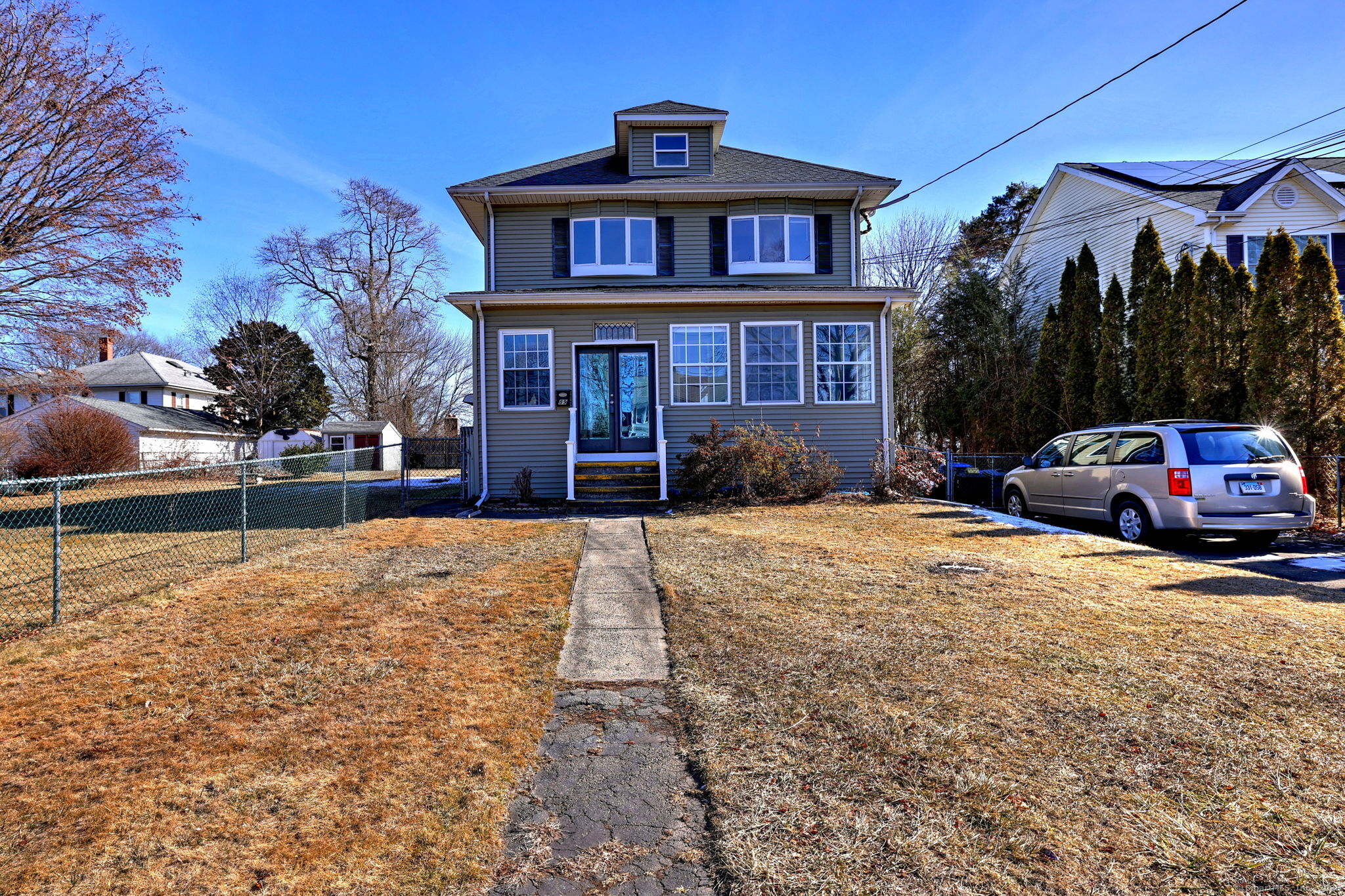 Hillside Avenue, West Haven, Connecticut - 5 Bedrooms  
3 Bathrooms  
12 Rooms - 