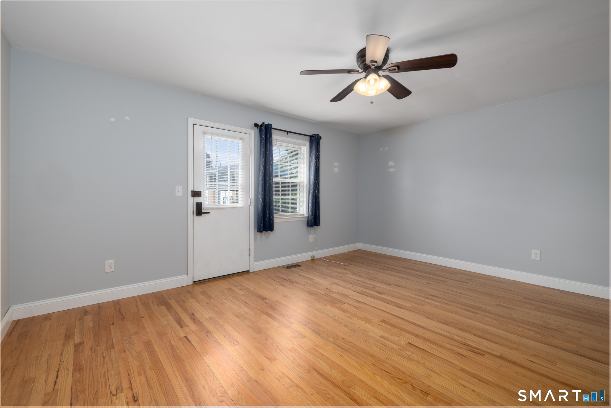 121 Seemans Lane 16