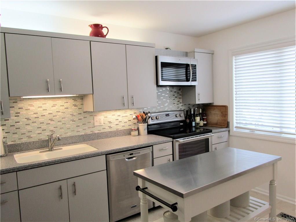 12 Boulevard Drive 140