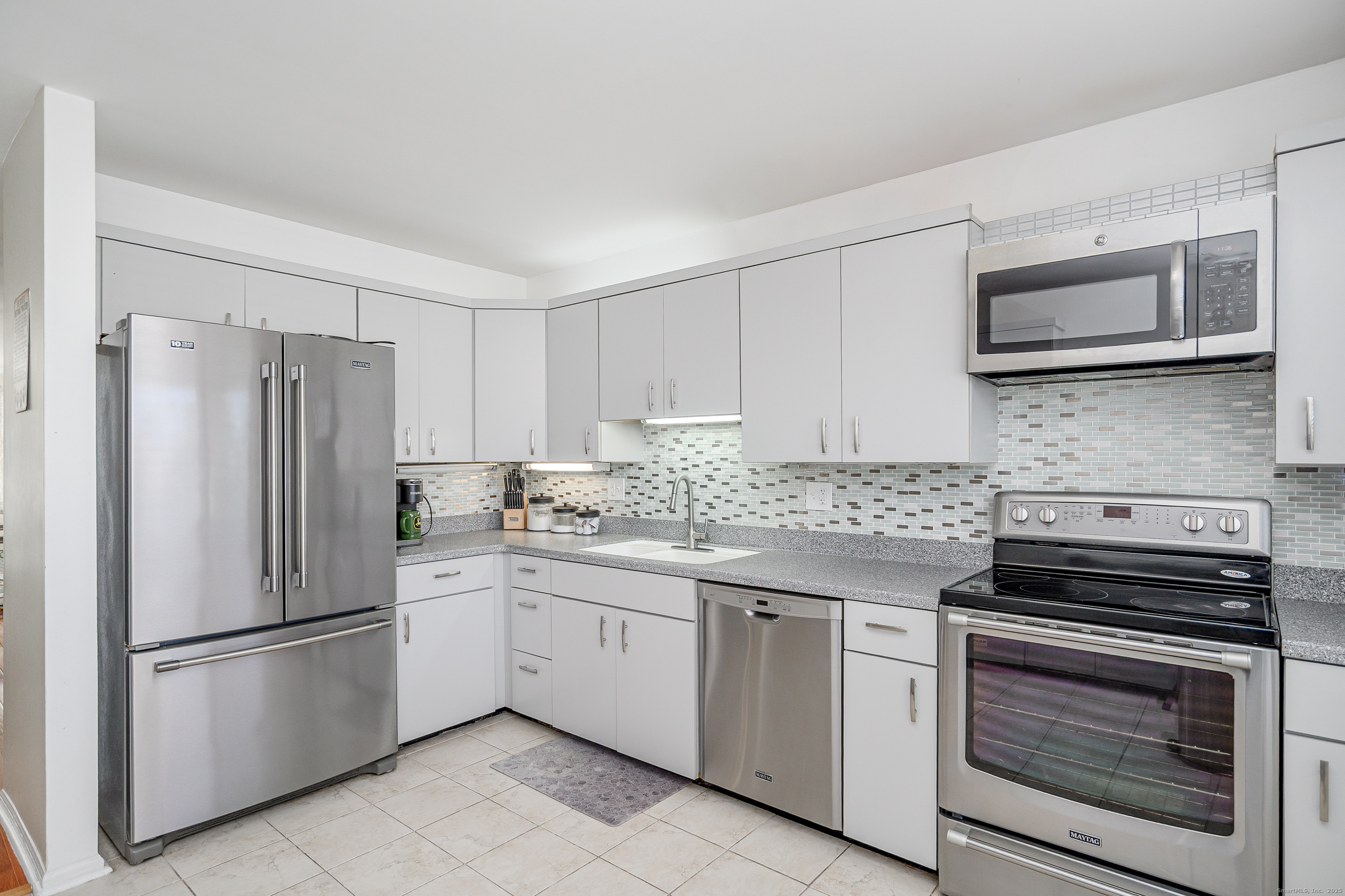 12 Boulevard Drive 140