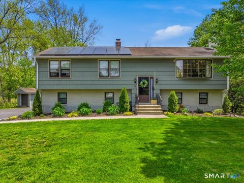 Photo of 128 Spring Road, North Haven, CT 06473 (MLS # 24171554)