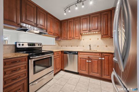 Tiny photo for 20 Dutton Place Way #20, Glastonbury, CT 06033 (MLS # 24168441)