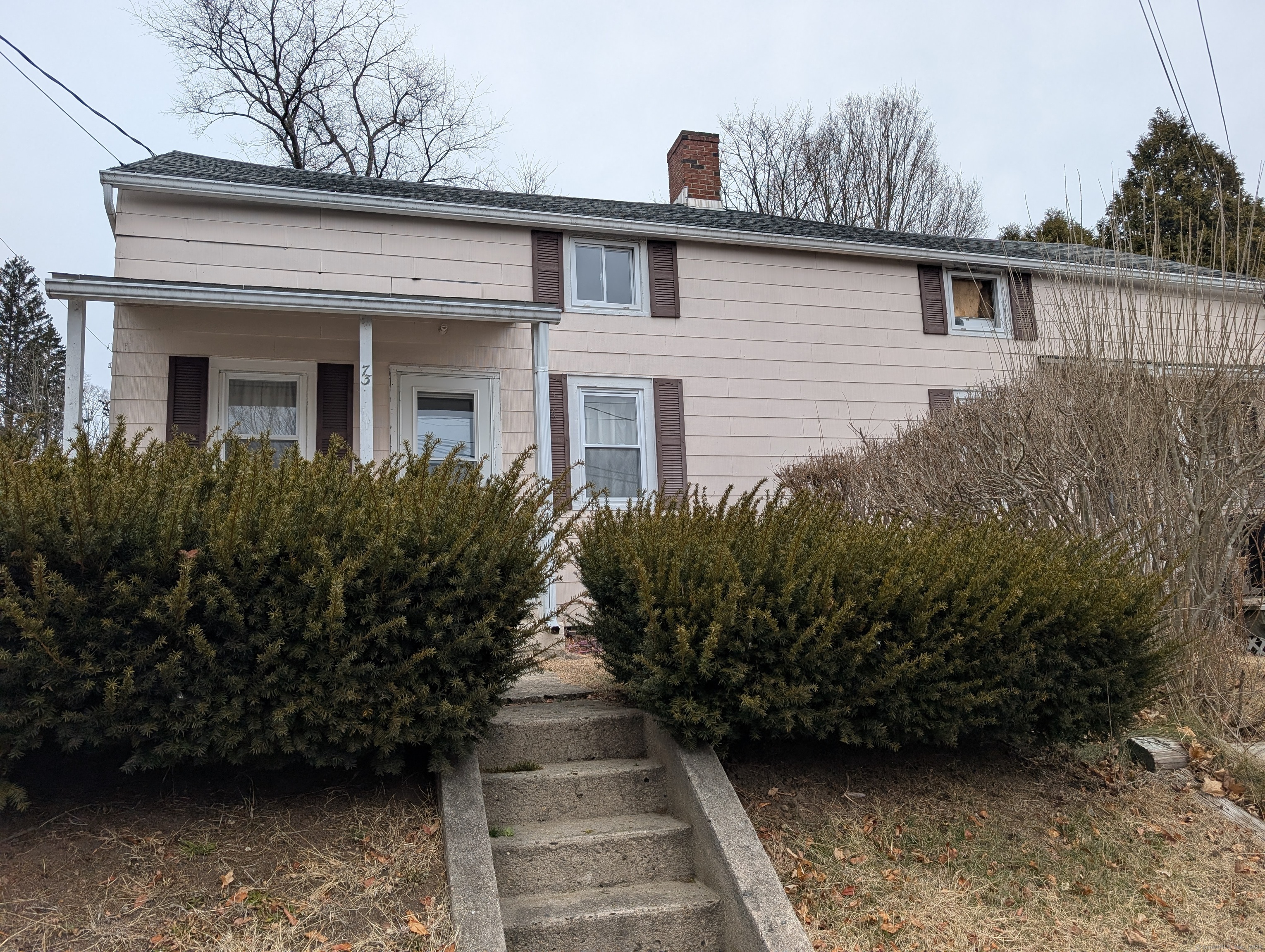 Bridge Street, Canton, Connecticut - 2 Bedrooms  
1 Bathrooms  
6 Rooms - 