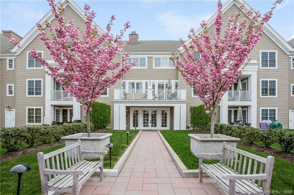 Property for Sale at Havemeyer Lane 426, Stamford, Connecticut - Bedrooms: 2 
Bathrooms: 3 
Rooms: 6  - $1,285,000