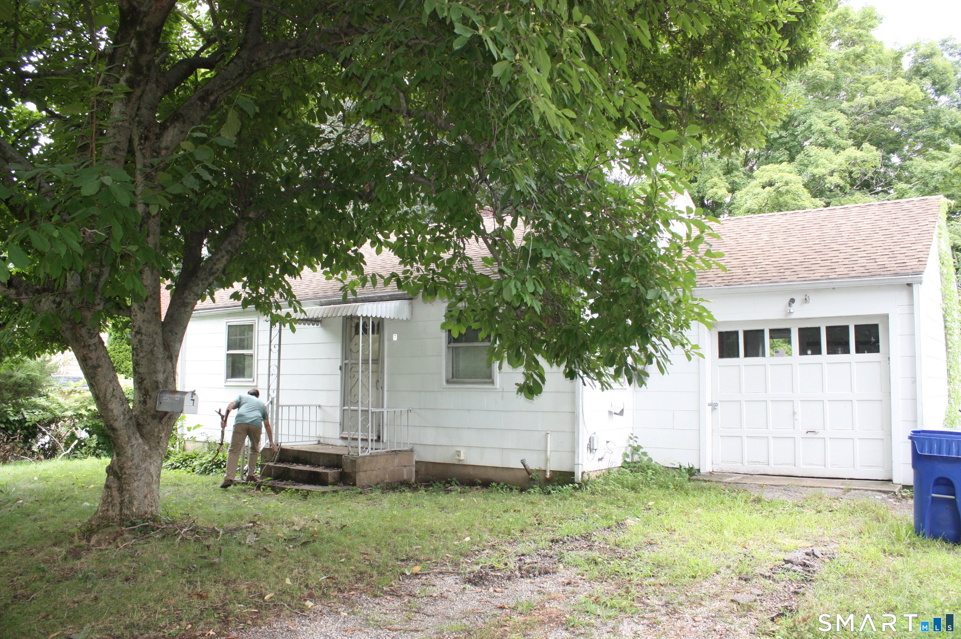 7 Hillwood Place