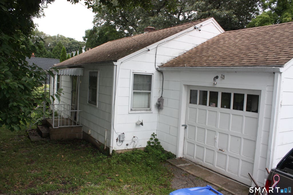 Photo of 7 Hillwood Place, Norwalk, CT 06850 (MLS # 24188318)