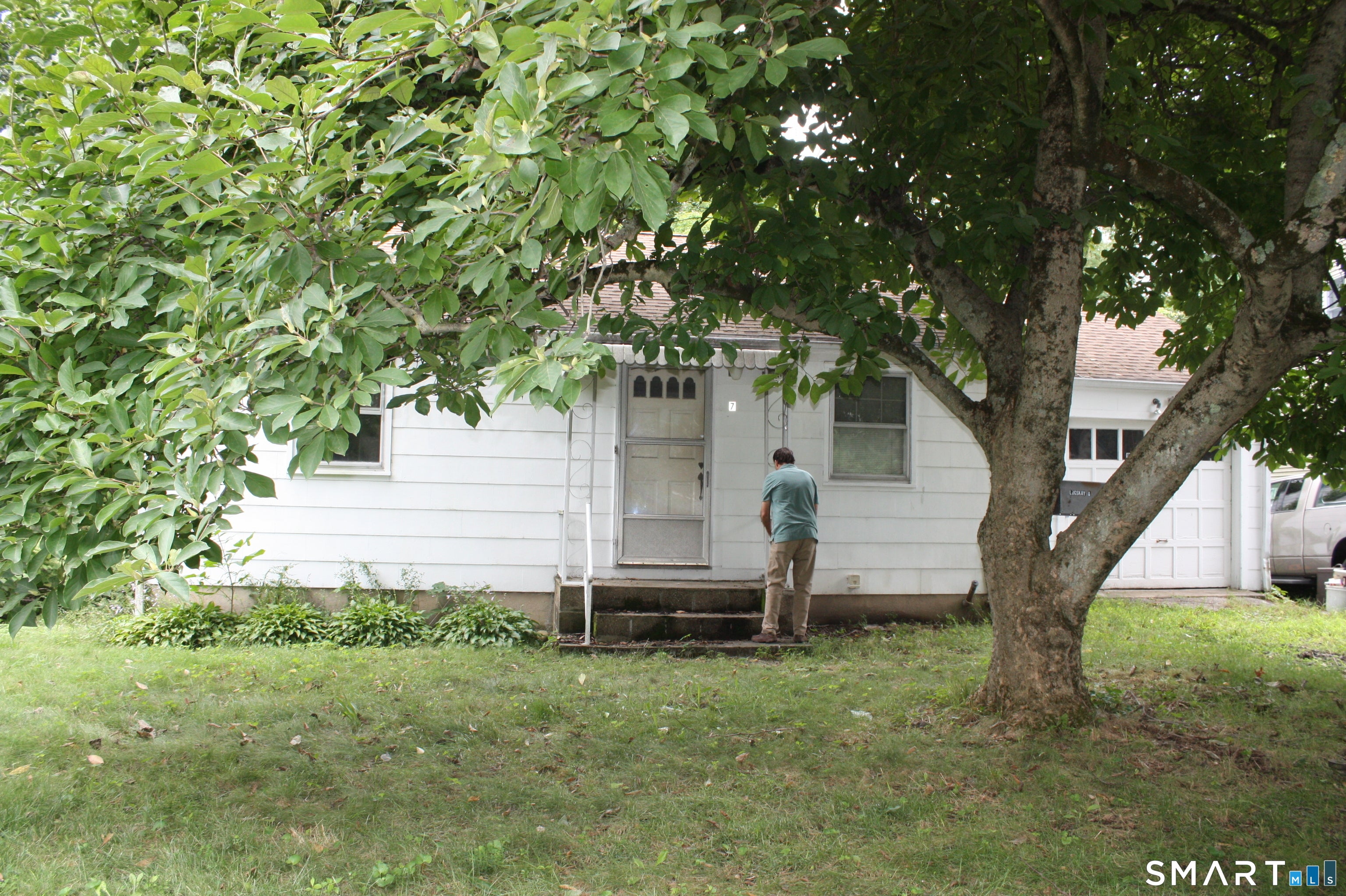 7 Hillwood Place