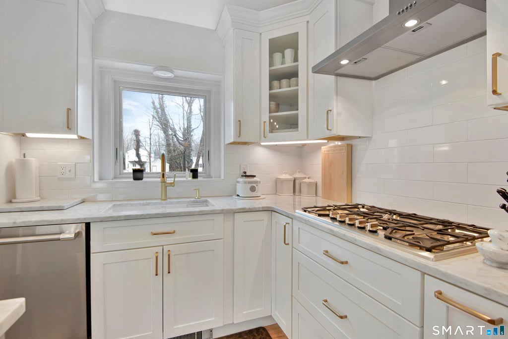Photo of 17 College Street, Old Saybrook, CT 06475 (MLS # 24208689)