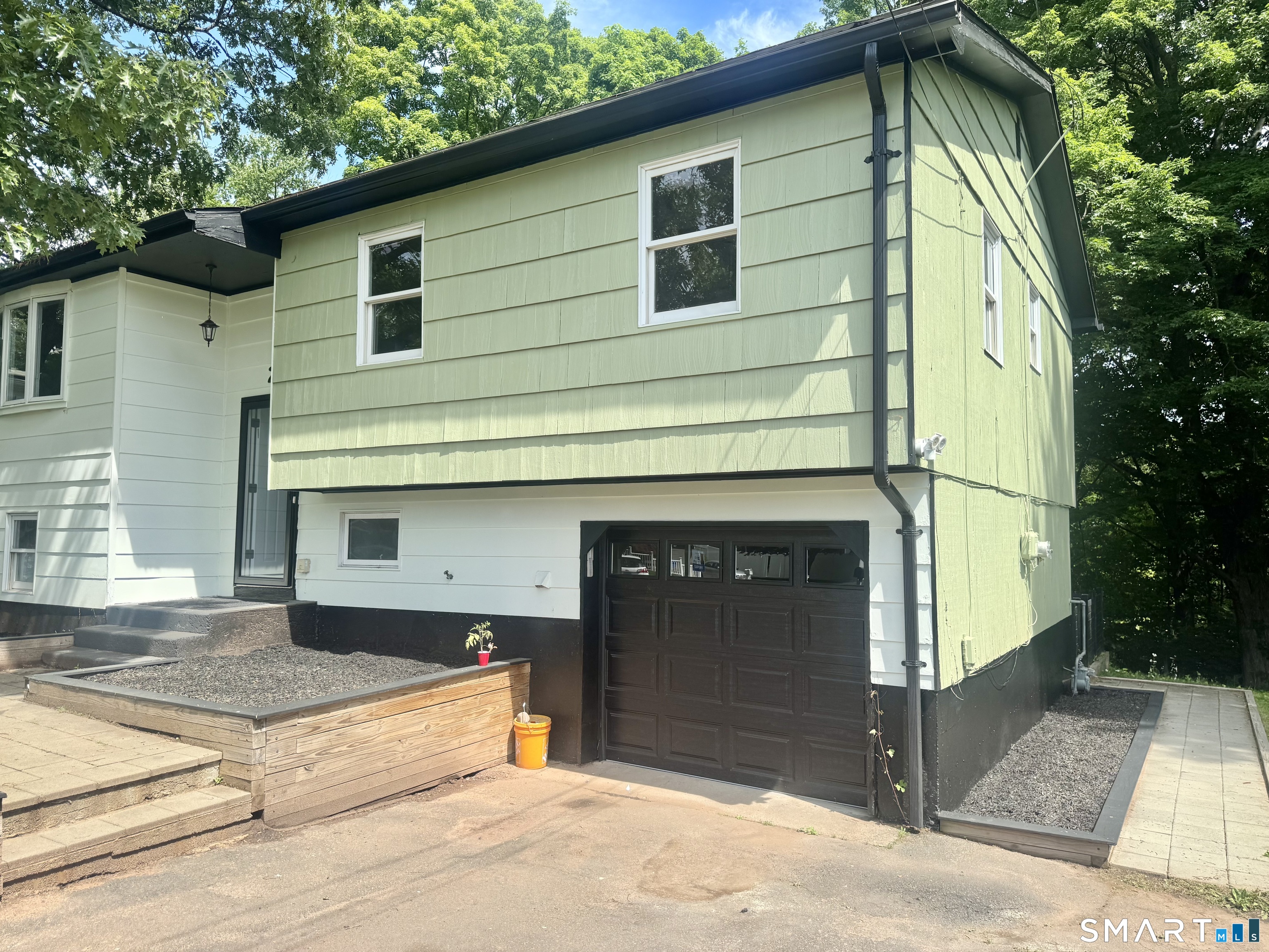 2 Heather Road