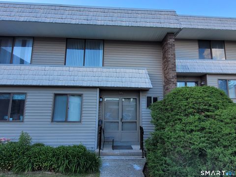 Condo For Rent - 22 Dogwood Court #22<br/> Cromwell, CT 06416