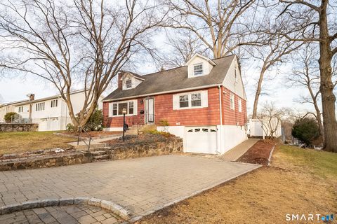 20 Oak Ridge Gate Danbury CT 06810